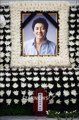 Sebelum Tewas Bunuh Diri, Kim Ji Hoon Bermalam di Hotel dengan Wanita
