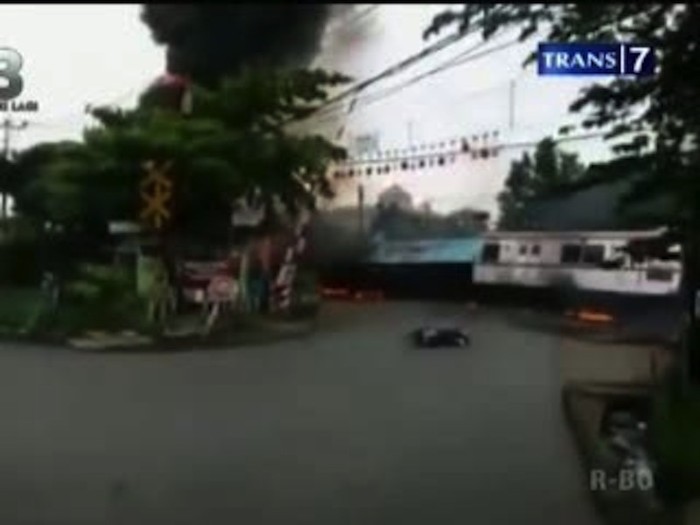 Kesaksian Pemotor yang Tergeletak di Lokasi Tabrakan Bintaro