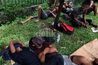 Bahkan ada di antara mereka yang sudah menginap sejak Kamis (12/12) malam.