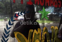 Menandai perjalanan karir yang sudah memasuki usia 30 tahun, grup musik Slank akan menggelar konser bertajuk 'Slank Nggak Ada Matinya' di Stadion GBK, Senayan, Jakarta.