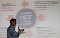Wiranto juga menyindir pemerintahan yang cenderung bersifat tetap (status quo). Sementara itu prestasi tidak dipandang.