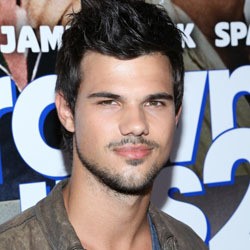 Pacaran dengan Marie Avgeropoulos, Taylor Lautner Lebih Hati-hati
