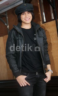 Salat dan makan banyak persiapan Kevin jelang diperiksa polisi. Gus Mun/detikHOT.