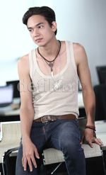 Adipati Dolken Bersinglet ala Bim Bim Slank