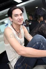 Adipati Dolken Bersinglet ala Bim Bim Slank