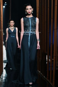 Arantxa Adi Collections 2014 The V.I.P.s. ABSOLUT Country of Sweden ELYX at Grand Balroom Hotel Kempinski. 11 Desember 2013. Jakarta. [Foto: Mohammad Abduh/Wolipop]