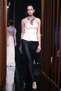 Arantxa Adi Collections 2014 The V.I.P.s. ABSOLUT Country of Sweden ELYX at Grand Balroom Hotel Kempinski. 11 Desember 2013. Jakarta. [Foto: Mohammad Abduh/Wolipop]