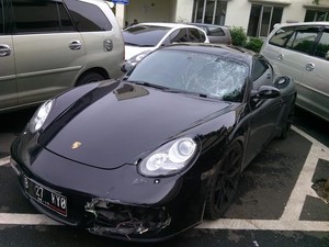 Ini Penampakan Porsche yang Tabrak Pesepeda di Sudirman