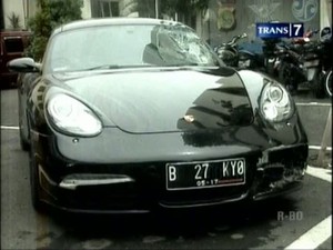 Hari Ini Jalanan Ibukota Diwarnai Sejumlah Kecelakaan Mobil Mewah