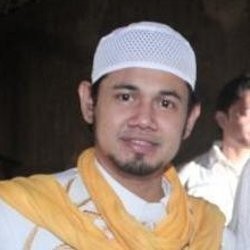 Ustad Guntur Bumi Prihatin Banyak Artis Ngaku Kena Santet