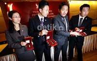 Market Analyst, Wu Xiao Xing (kiri), Head of Operation, Lin Xing (kedua dari kiri), Manajer Operasional, Max Tan (kedua dari kanan) dan Head of Sales Pegasus Bullion Hongkong & China Headquarters, She Wen Xi (kanan). Rachman Haryanto/detikFoto