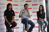 Para pembicara di coaching clinic kali ini, Manager Technical Support PT Toyota-Astra Motor Sutrimono, Product Manager MPV PT Toyota-Astra Motor Ima Nurbani Rahmah dan pembalap wanita Alinka Hardianti.