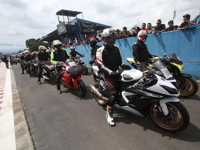 Kawasaki Ninja Indonesia Gelar Fun Race 2013
