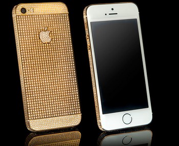 Goldgenie baru saja merilis seri Supernova untuk iPhone 5S yang dilapisi emas 24 karat dan kristal Swarovski. (kredit foto: goldgenie)