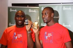 Sentuhan Midas Gadget Berlapis Emas