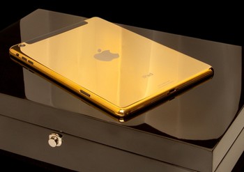 Mulai dari iPad Mini emas. (kredit foto: goldgenie)