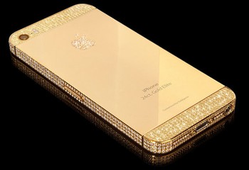 Kalau yang ini namanya iPhone 5s Swarovski Style Elite Bezel Top and Bottom and Apple logo in Gold or Platinum. (kredit foto: goldgenie)