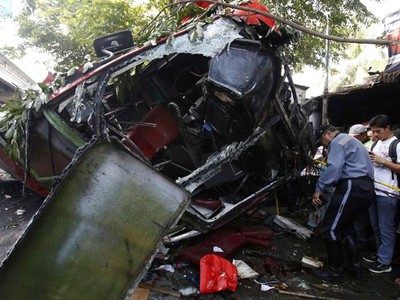 Bus Terjun dari Tol, 21 Orang Tewas