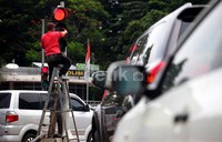 Baut-baut yang kendor dikencangkan.