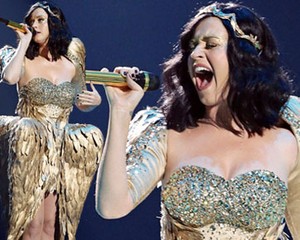 Tak Lagi Feminin, Katy Perry Kini Berbusana ala Lady Gaga