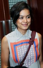 Senyuman Manis Eva Celia