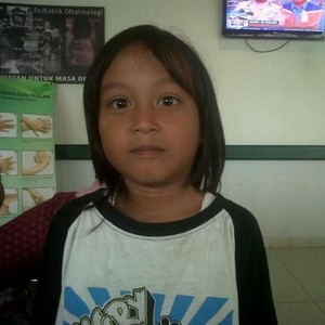 Bayi Ajaib Saat Tsunami Pangandaran Ini Kini Berjuang untuk Penglihatannya