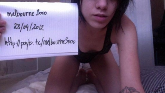 Wanita-wanita Ini Rela Telanjang Dibayar Bitcoin