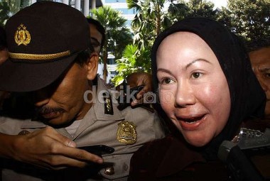 Pengamat: Atut Tak Punya Pilihan Selain Mengundurkan Diri