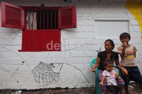 Bahkan ada yang masih berupa sketsa.