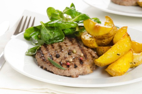 Agar Tak Salah Pesan, Ikuti Pedoman Ini Saat Makan di Restoran Steak