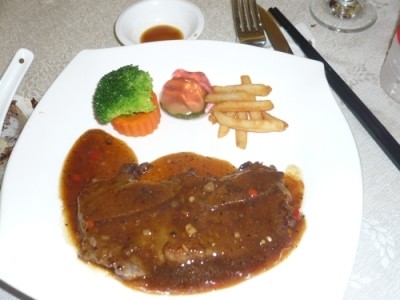 Beefsteak Makin Enak dengan Cocolan Saus BBQ dan Blackpepper