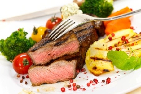 Konsumsi Beefsteak dengan Kematangan Sedang Agar Peroleh Nutrisi Optimal