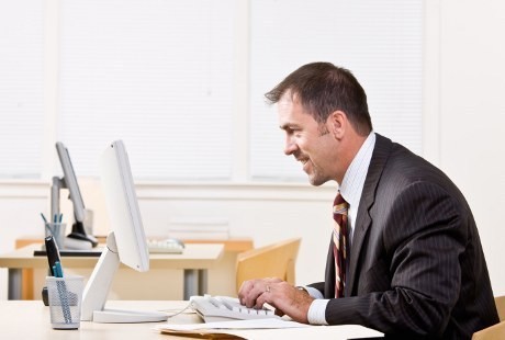 Anda Workaholic atau Tidak? Cek di Sini Gejalanya 