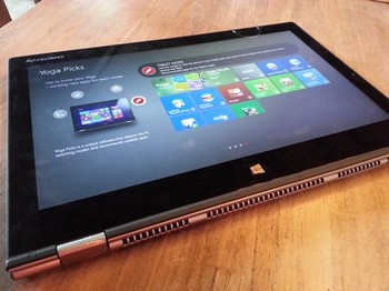 Kelebihan utama Lenovo Yoga 2 Pro sendiri terletak pada kemampuannya yang dapat menawarkan 4 mode penggunaan yakni sebagai laptop biasa, tablet, stand mode, dan tent mode.
