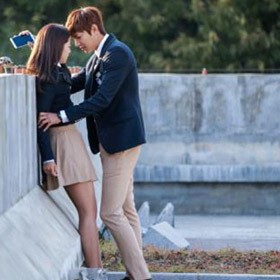 Cerita Pengalaman Ciuman Pertama Para Idola KPop