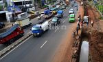 Lubang Besar di Serpong Ancam Pengendara