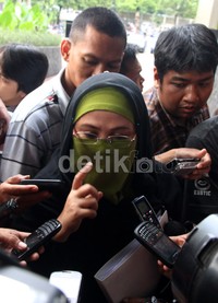Saya tersinggung dengan pernyataan Abraham yang menyebut saya belum pernah menyebut Edhi Baskoro Yudhoyono dalam BAP saya, ujar Yulianis. Lamhot Aritonang/detikFoto.