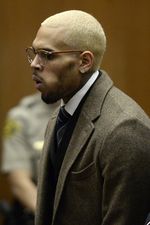 Chris Brown Kembali ke Persidangan