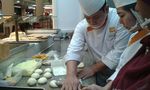 Asyiknya Bikin Roti The Ring di Dapur Breadlife