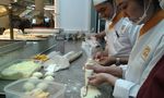 Asyiknya Bikin Roti The Ring di Dapur Breadlife