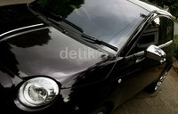 Pertama kali memandang mobil ini pasti kata 'mungil' yang terucap dari mulut Anda. Memang mobil ini sangat mungil dan hanya memiliki dimensi PXLXT (3.546 mm, 1.627 mm, 1.488 mm) dengan wheelbase 2.300 mm.