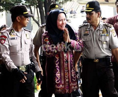 Golkar Anjurkan Atut Kooperatif dengan KPK