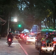 Trotoar Dekat Rumah Dinas Jokowi Diterobos Pemotor