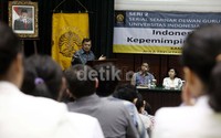 Jusuf Kalla (JK) juga menganalogikan para capres sebagai vokalis band dari partainya masing-masing. Ketika disinggung soal Partai Golkar, JK memberi penilaian terhadap capres Aburizal Bakrie.