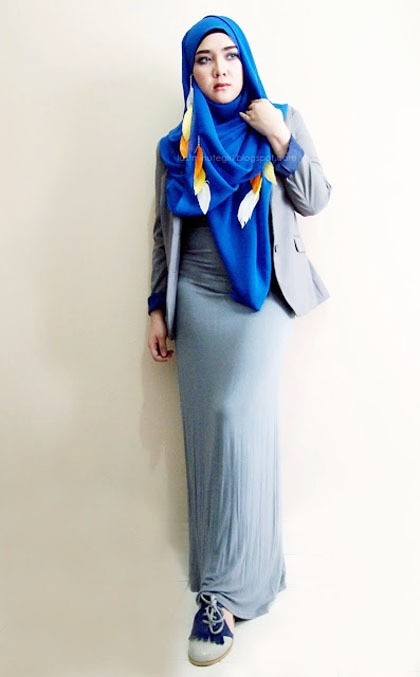 Hijab Style: Busana Serba Tumpuk Ciri Khas Suci Utami