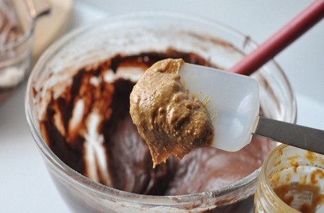 Yuk, Bikin Peanut Butter Fudge yang Legit untuk Camilan Natal !