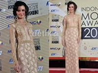 Saat hadir di acara Indonesia Movie Awards 2013, Kimberly Ryder yang dibalut gaun superseksinya membuat seluruh mata tertuju padanya. Noel/detikHOT.
