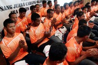 Tim dayung Indonesia akhirnya mampu melampaui target 4 emas yang dibebankan oleh pemerintah pada ajang Sea Games XXVII di Myanmar.