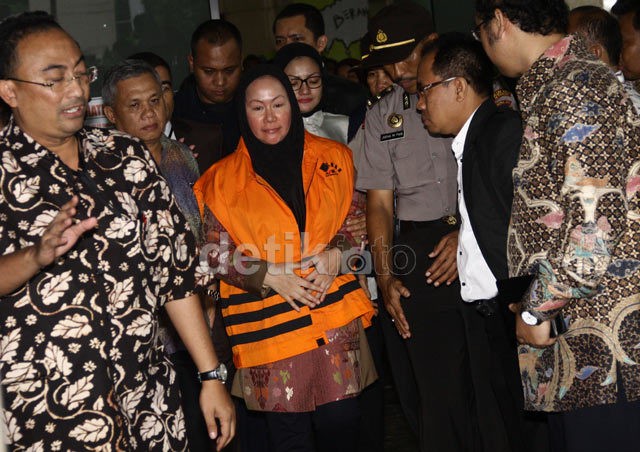 KPK Lacak Aset Ratu Atut