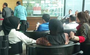 Tak Tebar Senyuman, Atut Masih Kurang Sehat dan Tertekan